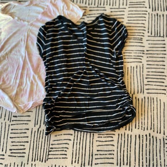 Maternity Casual T-Shirt Collection - Assorted Colors and Prints Large - Picture 6 of 7